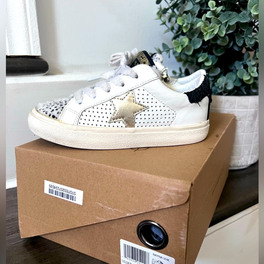 Vintage Havana white sneakers for girls